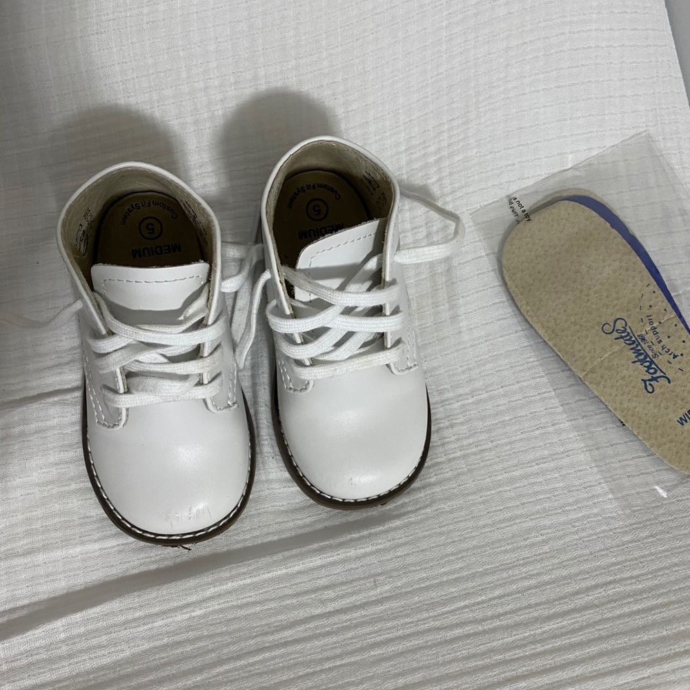 Footmates ( Todd ) in white